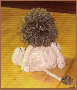 lvíček Petříček zezadu